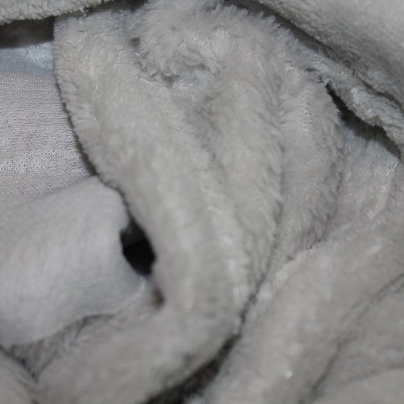 Disney Star Wars Stars Gray Baby Yoda Mandalorian Fuzzy Blanket Infant Boys NWT - Picture 5 of 5